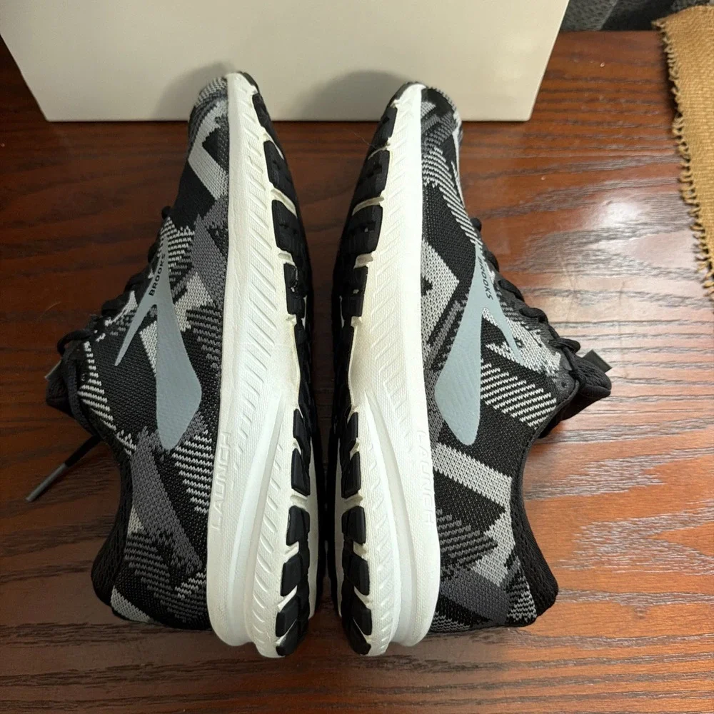 Brooks preowned pair
